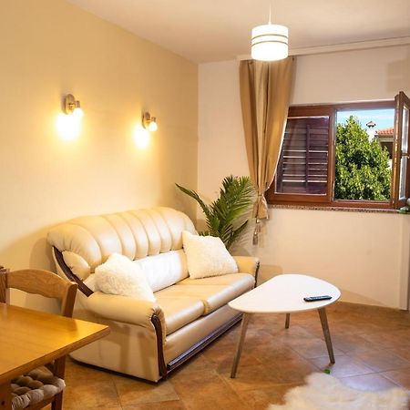 Apartment Midea โรวีน ภายนอก รูปภาพ