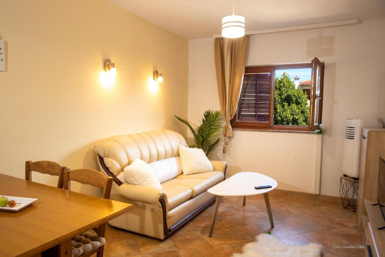 Apartment Midea โรวีน ภายนอก รูปภาพ